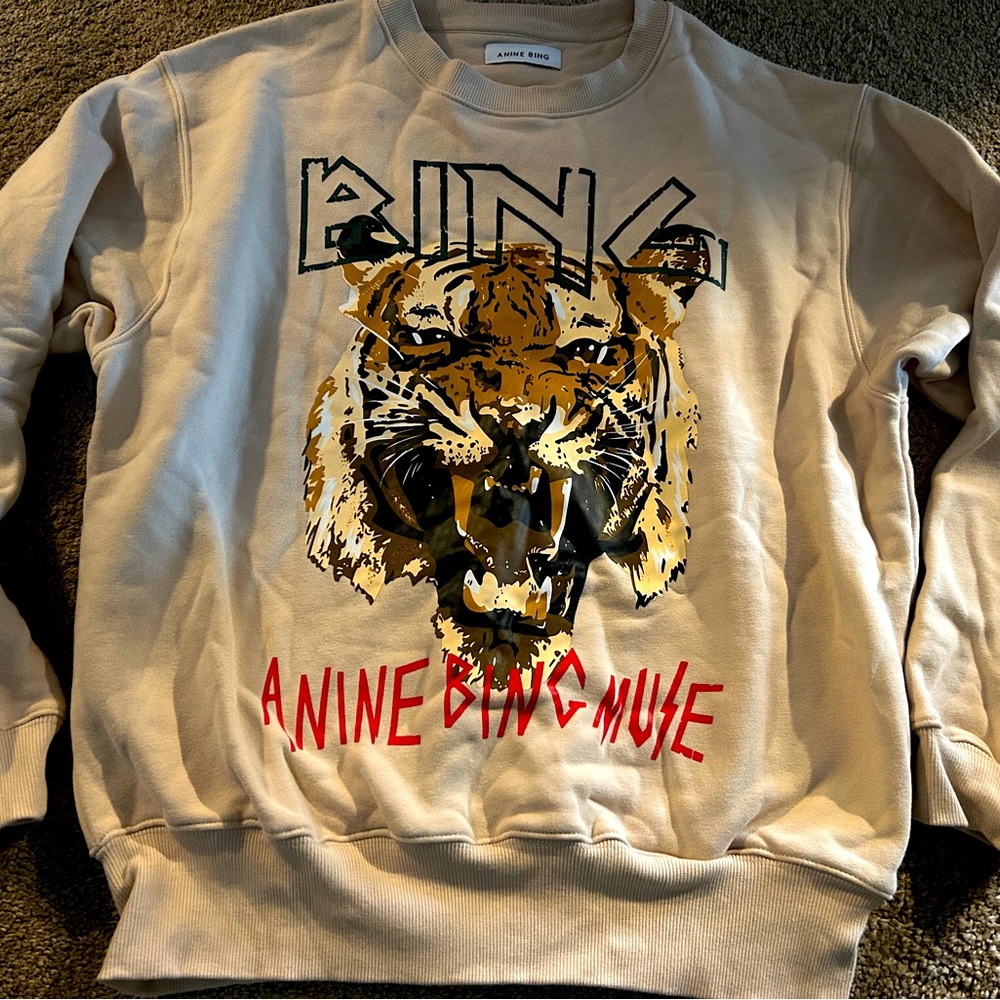 New without tags Annie bing sweatshirt size large.